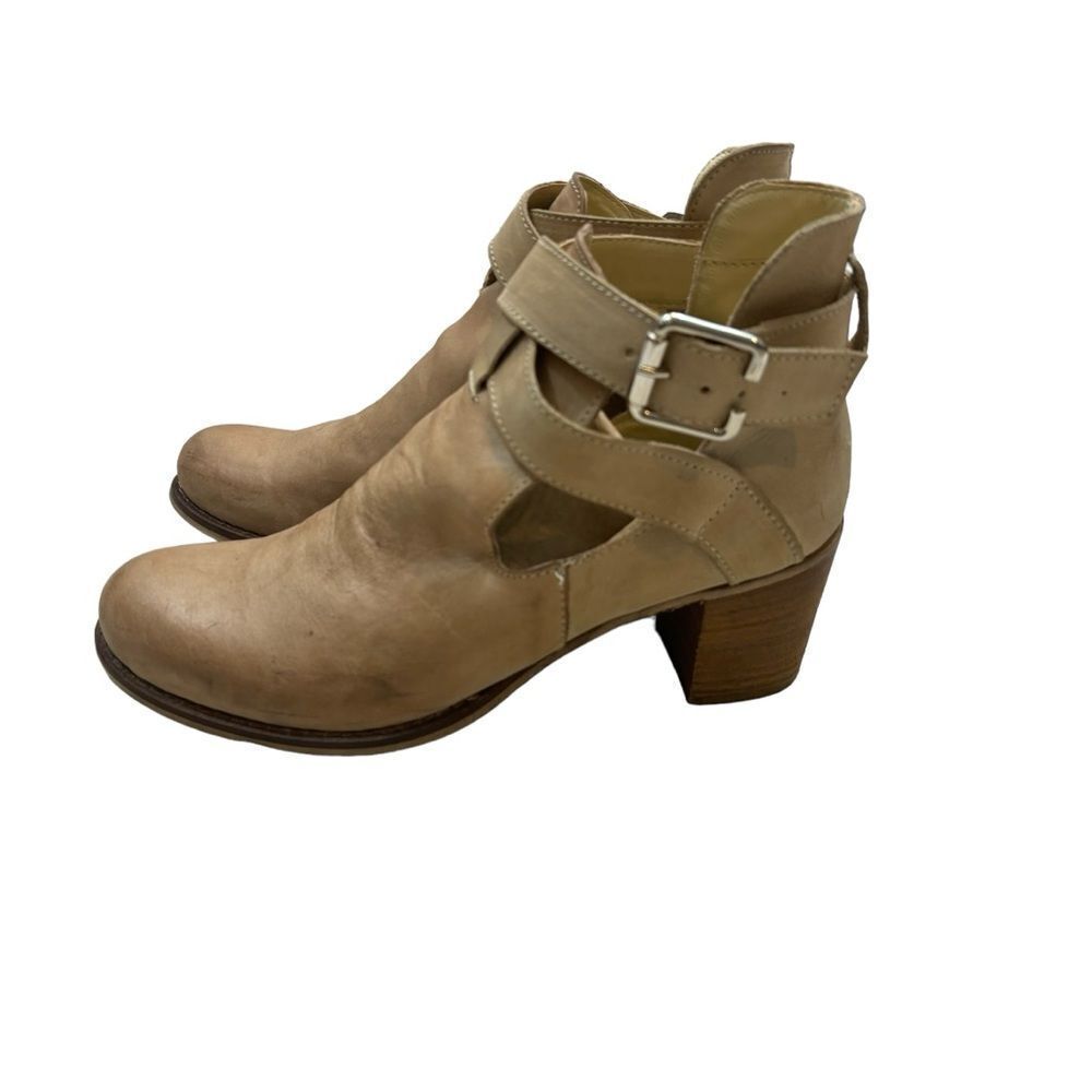 Ladies Cut Out Distressed Genuine Leather Heeled Boots with Straps Size 40